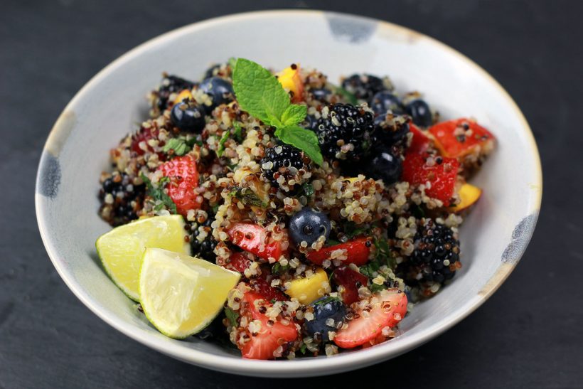 Quinoa Fruchtsalat (HCLF & vegan)