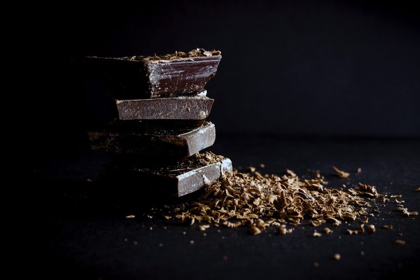 Serotonin in Lebensmitteln: Macht Schokolade wirklich glücklich?