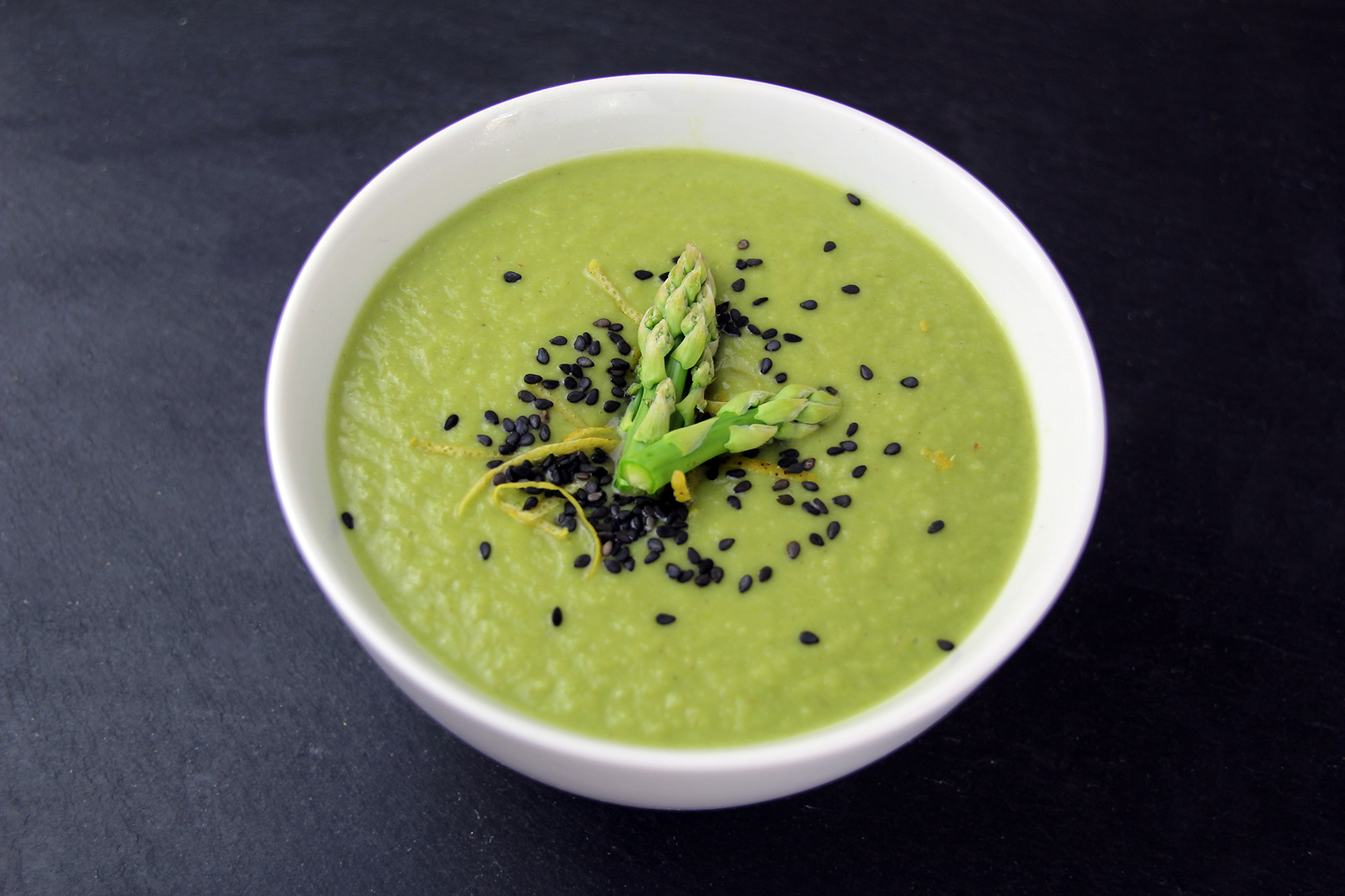 Spargel Erbsen Suppe (HCLF &amp; vegan) • Healthy Rockstar