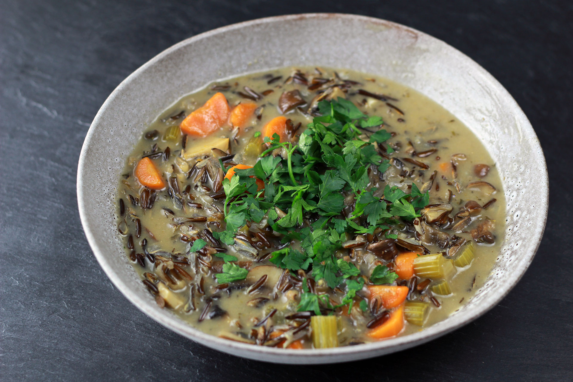 Wildreis Pilz Suppe (HCLF &amp; vegan) • Healthy Rockstar